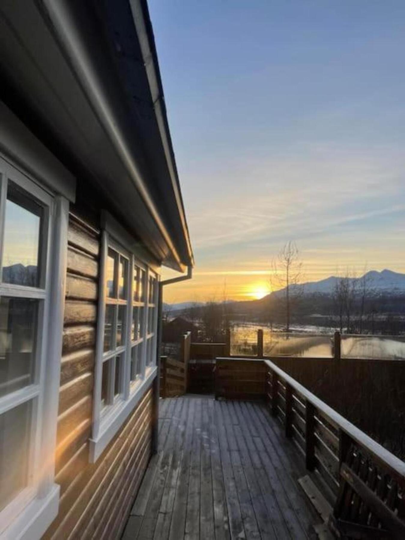 Cozy 2 Bedroom Cottage With Hot Tub Akureyri Eksteriør billede