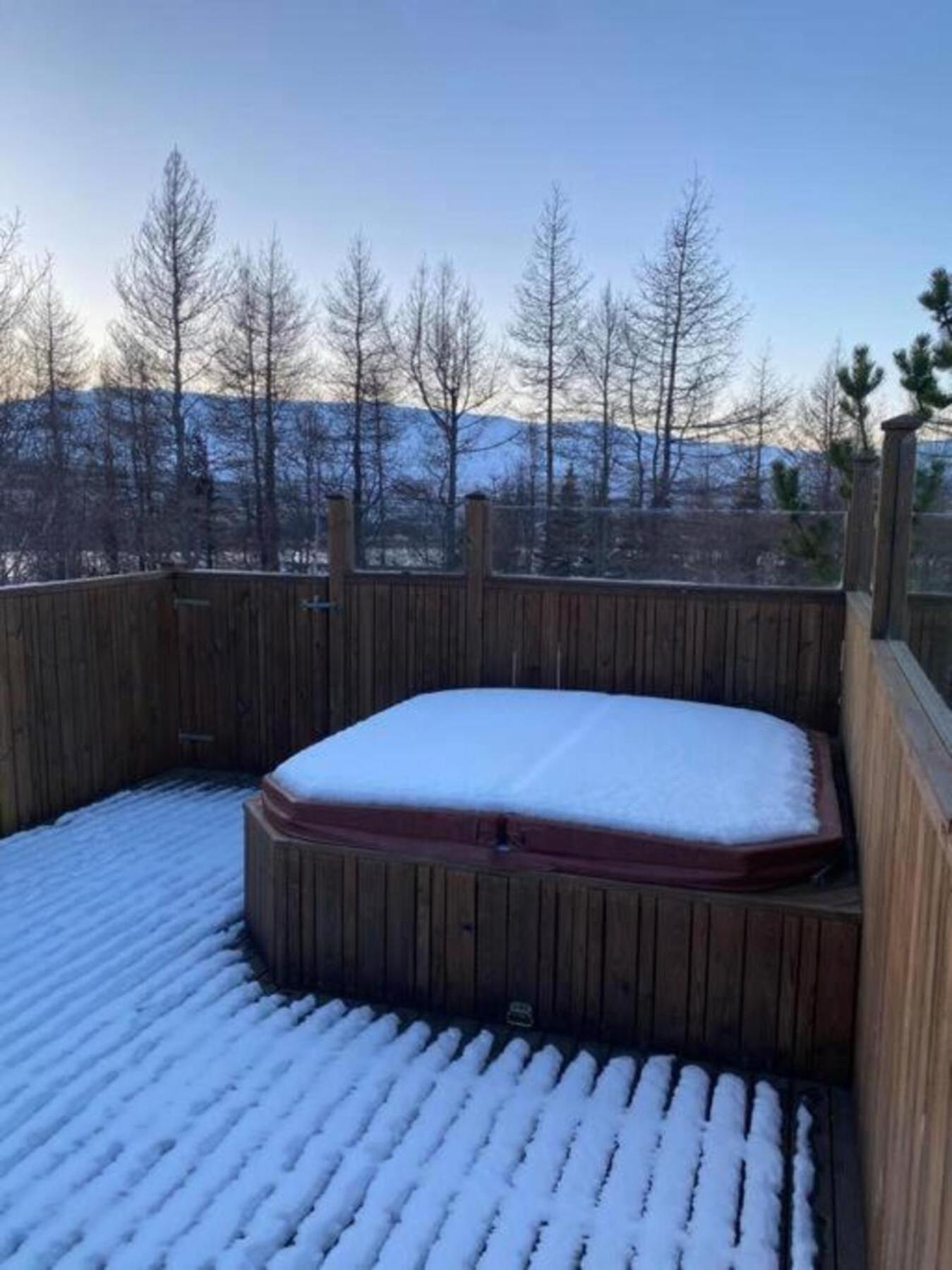 Cozy 2 Bedroom Cottage With Hot Tub Akureyri Eksteriør billede