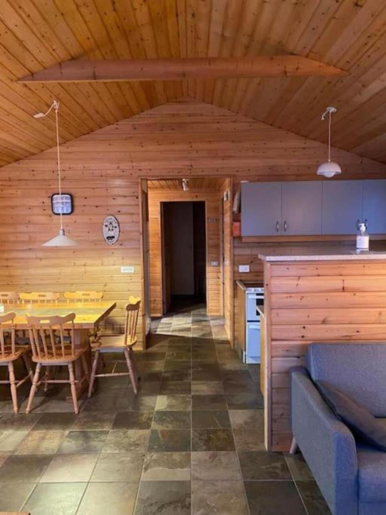 Cozy 2 Bedroom Cottage With Hot Tub Akureyri Eksteriør billede